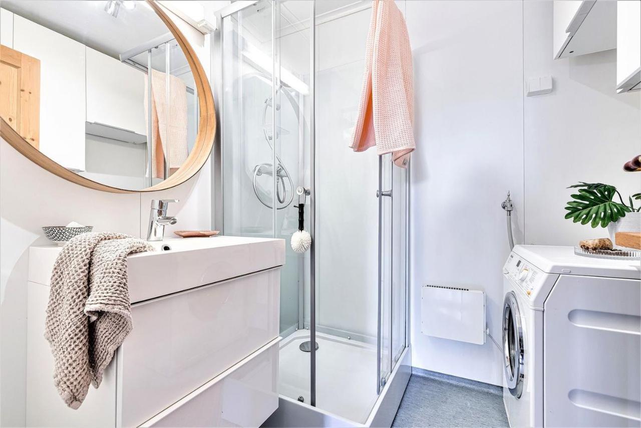 Apartment Lovely With Two Large Bedrooms Nearby Opera, Vis A Vis Botanical Garden Oslo