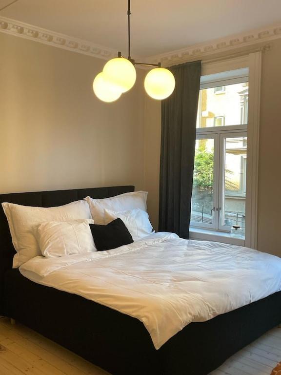 Lägenhet Lovely With Two Large Bedrooms Nearby Opera, Vis A Vis Botanical Garden *